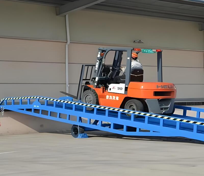 白沙移动式卸货平台（叉车用）